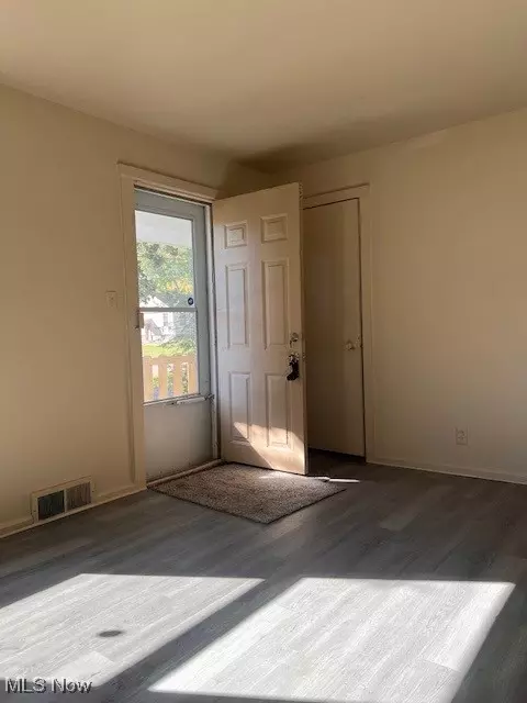 Youngstown, OH 44502,834 Cambridge AVE