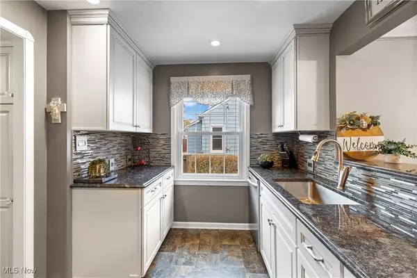 Fairview Park, OH 44126,4309 W 222 ST