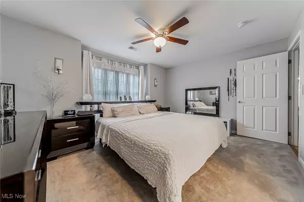 Fairview Park, OH 44126,22586 Lenox DR