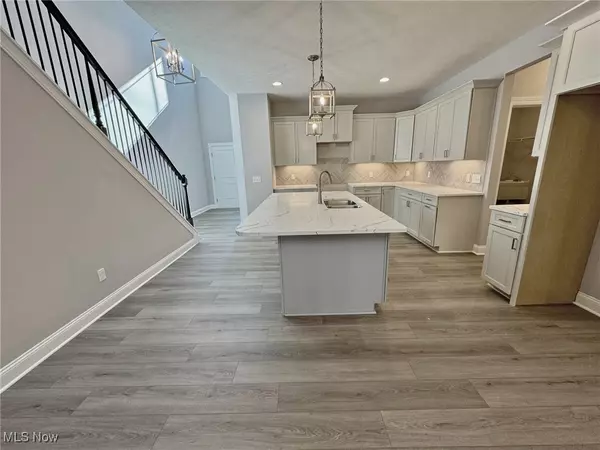 Avon Lake, OH 44012,32080 Tuscan LN #M-2