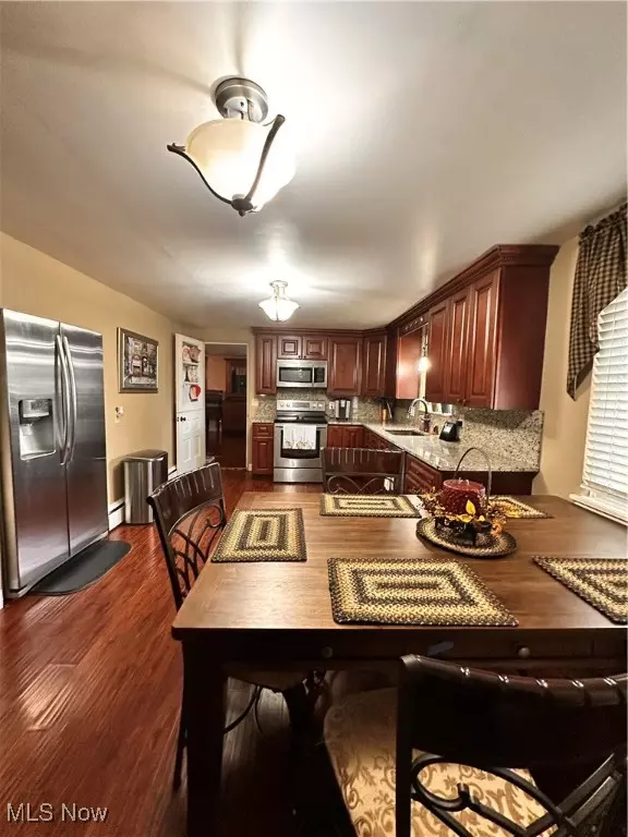 North Canton, OH 44720,8304 Sharon AVE NW