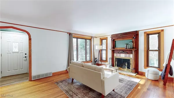 Parma, OH 44130,9516 Elsmere DR