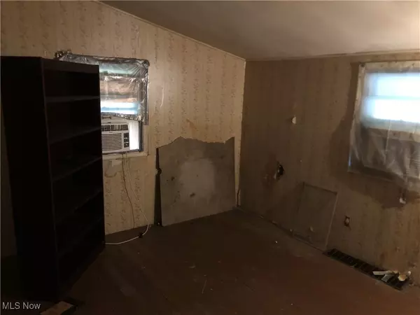 Akron, OH 44333,1123 N Hametown RD