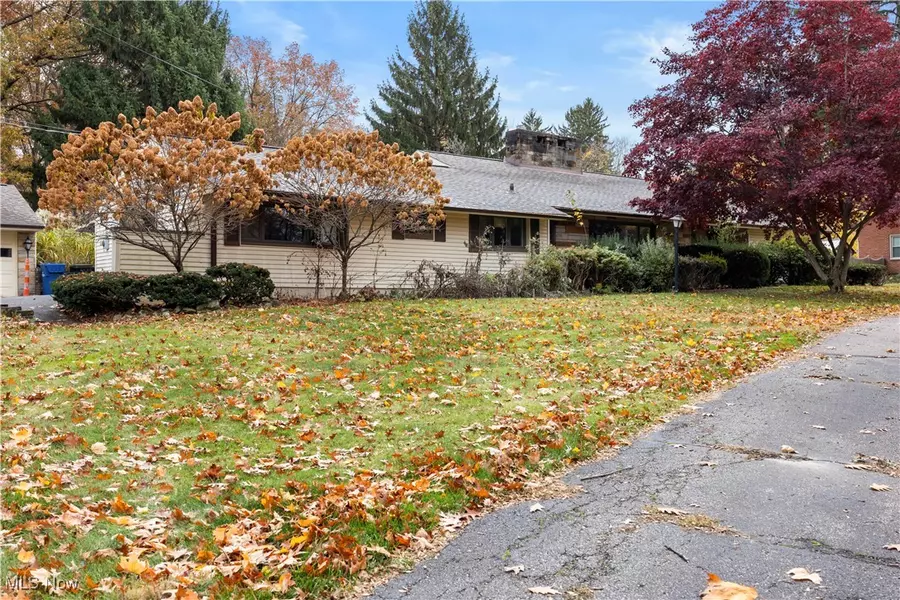 4345 Martin DR, North Olmsted, OH 44070