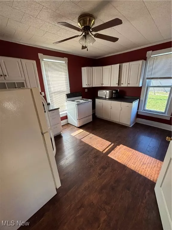 Coshocton, OH 43812,731 S Lawn AVE