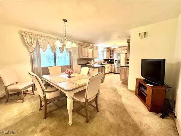 Youngstown, OH 44514,8167 Bendemeer DR