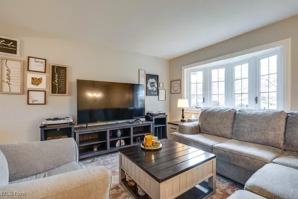 Munroe Falls, OH 44262,354 Hiwood AVE