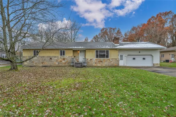 1140 Keefer RD, Girard, OH 44420