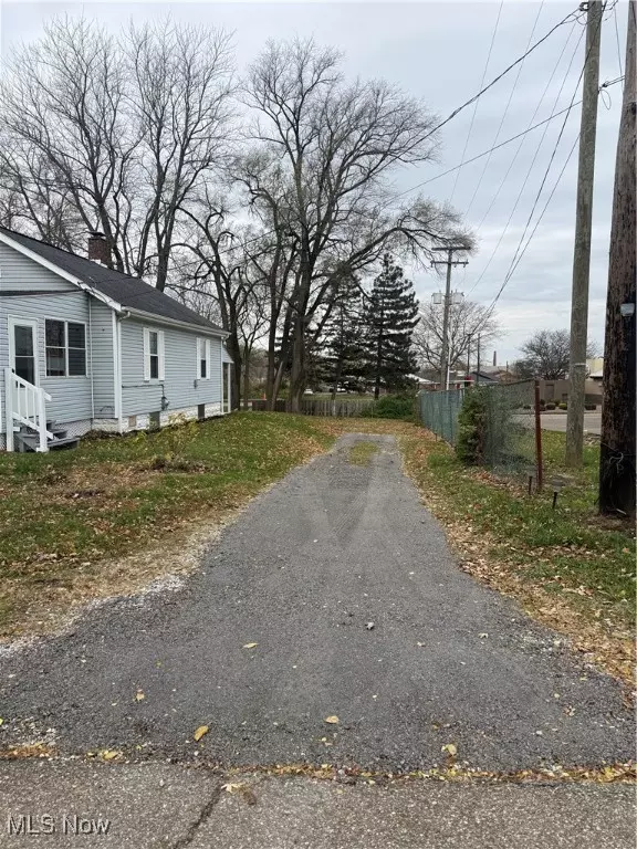 Canton, OH 44706,1729 Gambrinus AVE SW