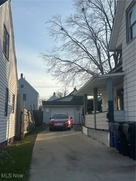 Cleveland, OH 44109,3613 Dawning AVE