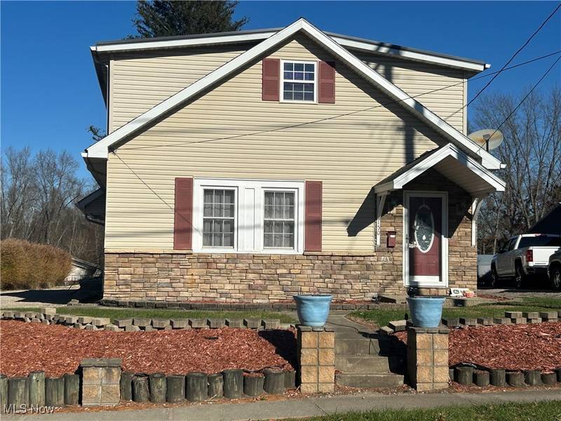 150 W Athens RD, Roseville, OH 43777