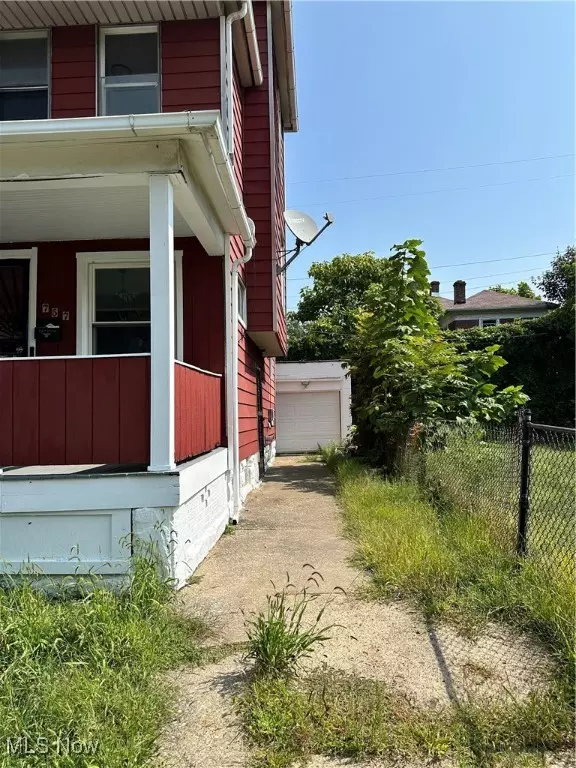 Cleveland, OH 44108,757 E 95th ST