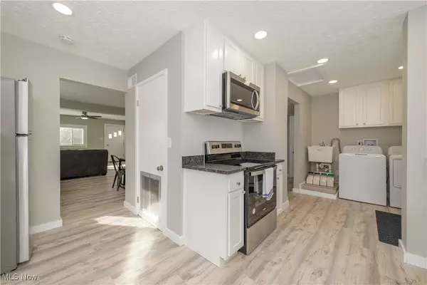 Akron, OH 44319,71 Delora DR