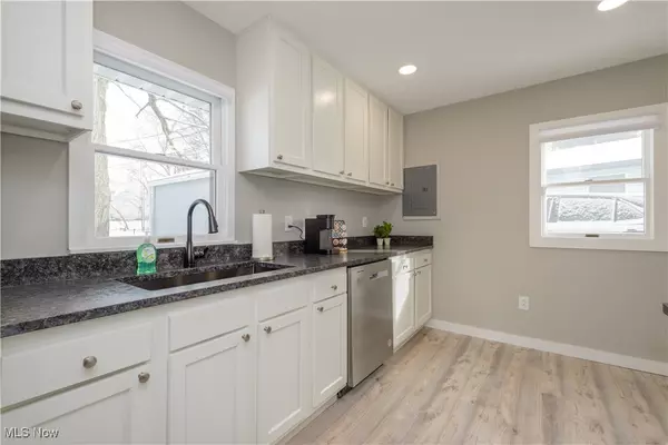 Akron, OH 44319,71 Delora DR