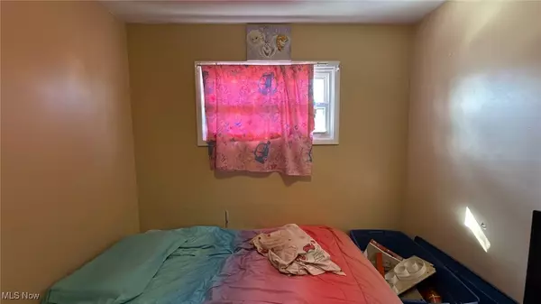 Newburgh Heights, OH 44105,3986 E 26th ST