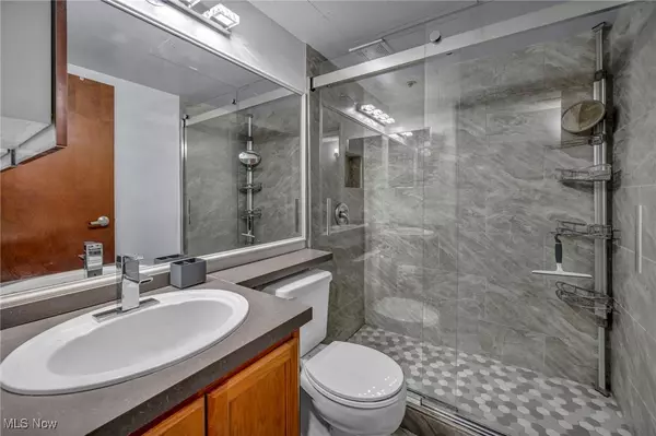 Cleveland, OH 44113,1133 W 9th ST #409