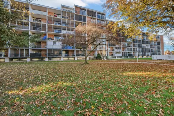 Akron, OH 44312,2331 E Market ST #204