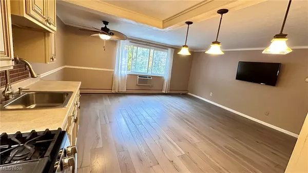 Chagrin Falls, OH 44022,6000 Nob Hill DR