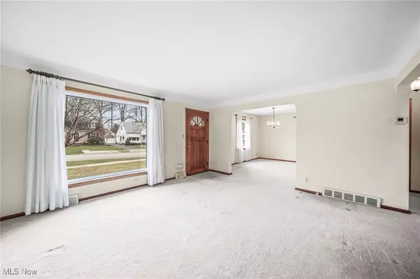 Mayfield Heights, OH 44124,1199 Mayfield Ridge RD