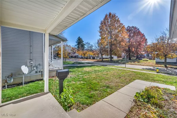 Akron, OH 44307,967 Russell AVE