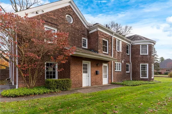 Warren, OH 44483,391 Golf DR NE