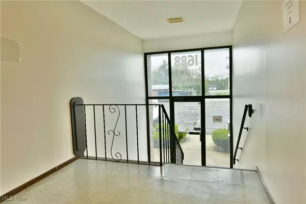 Girard, OH 44420,1688 Shannon RD