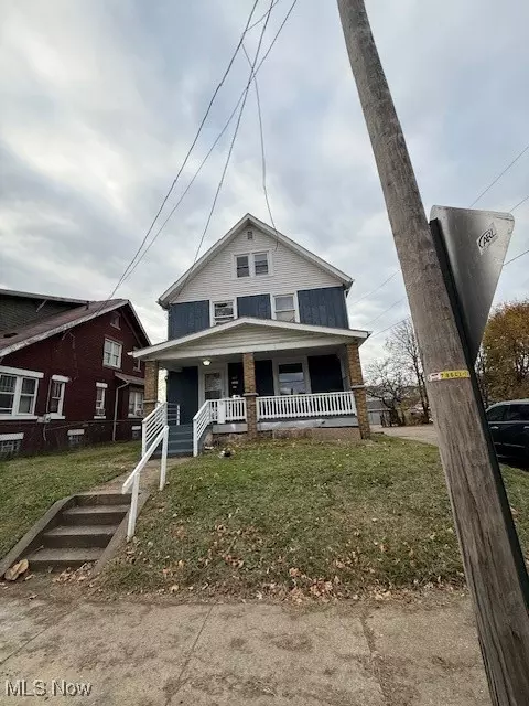 1417 Harrisburg RD NE, Canton, OH 44705