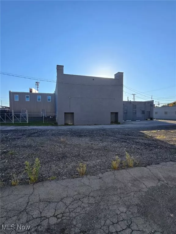 Youngstown, OH 44507,2728 Market ST