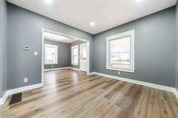 Cleveland, OH 44144,4802 Gifford AVE