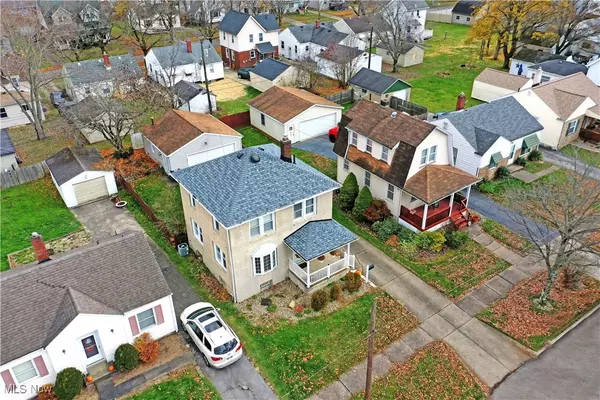 Mcdonald, OH 44437,419 Hayes AVE