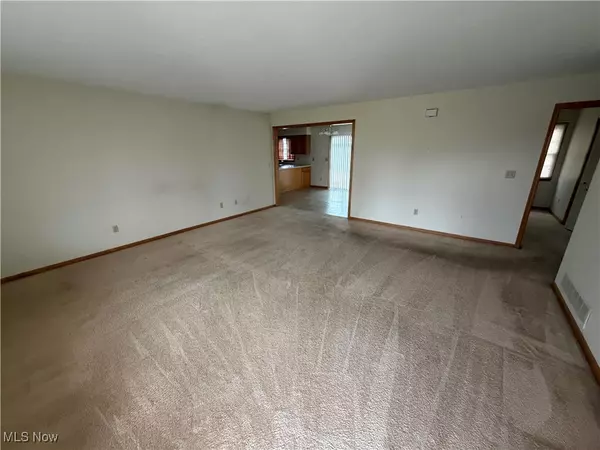 Sheffield Lake, OH 44054,762 Maplewood AVE