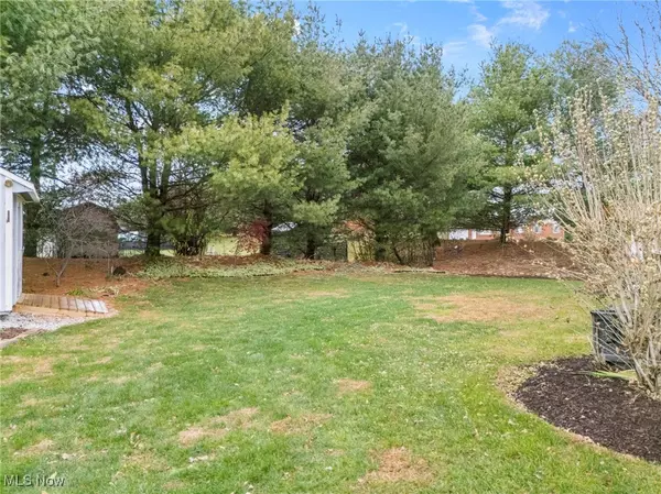 Canton, OH 44721,7606 Knollridge AVE NE