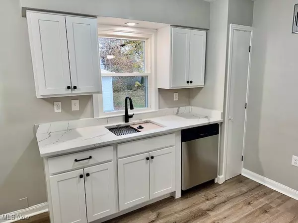 Euclid, OH 44132,25731 Zeman AVE