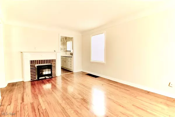 Cleveland, OH 44111,3765 W 116th ST