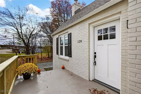 Austintown, OH 44515,128 N Canfield Niles RD