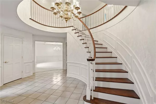 Gates Mills, OH 44040,1029 Hillcreek LN