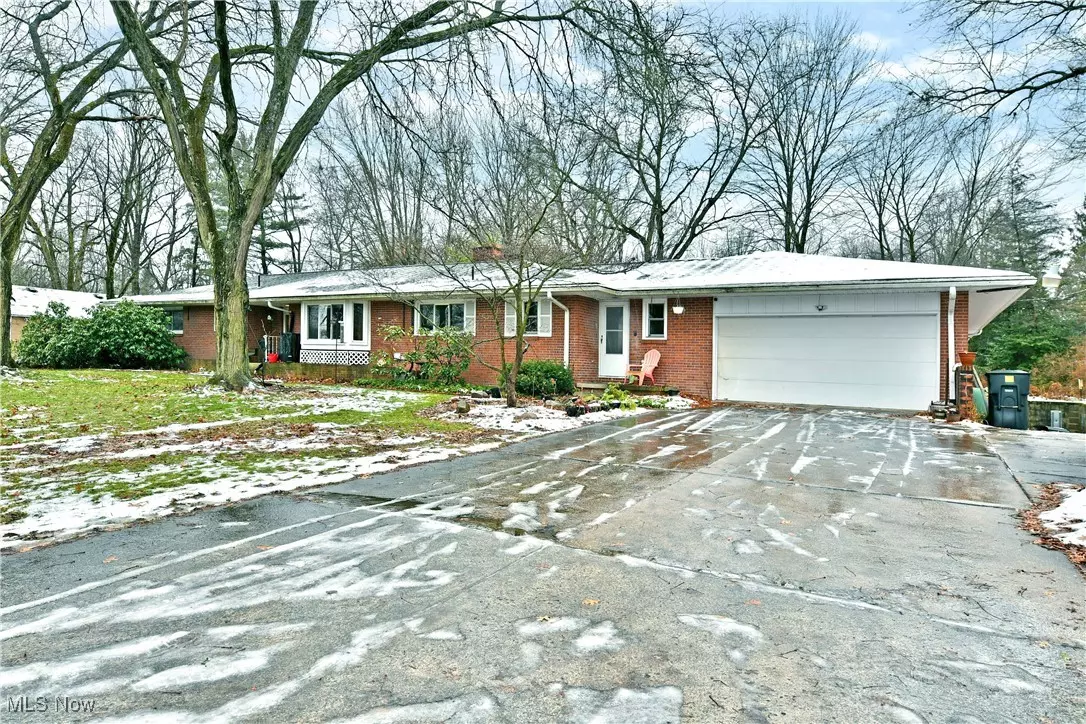 Warren, OH 44484,918 North RD SE