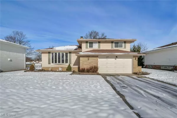 2016 Coventry DR, Parma, OH 44134