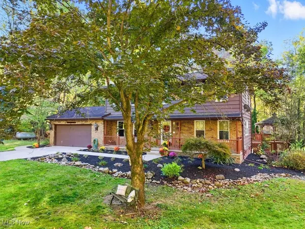 Hinckley, OH 44233,828 Center RD