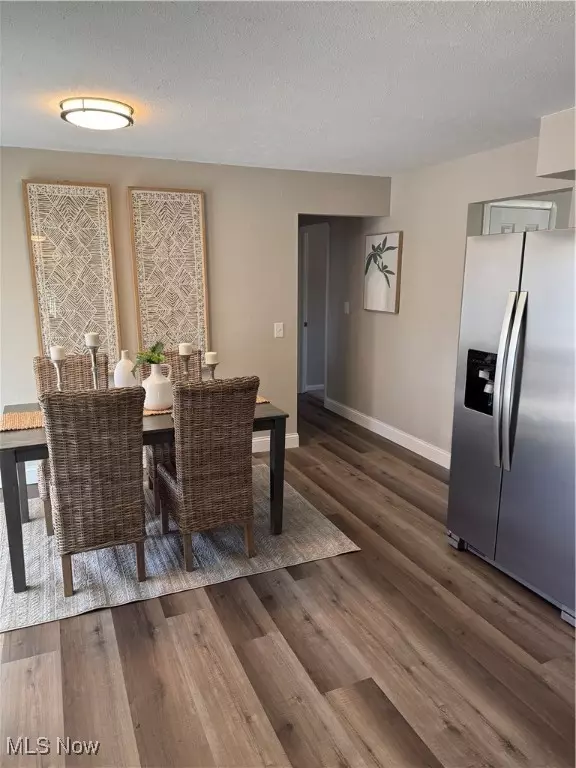 North Olmsted, OH 44070,3517 Walter RD