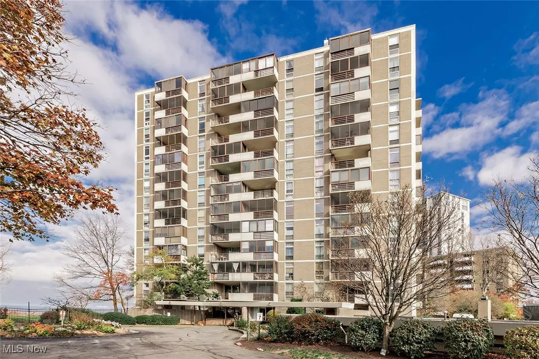 Euclid, OH 44132,25801 Lake Shore BLVD #112