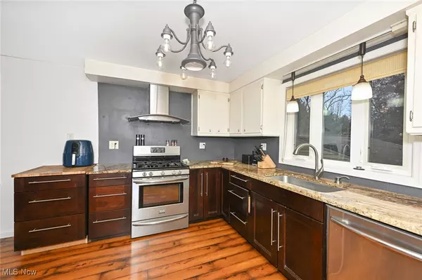 Akron, OH 44306,1545 Woods RD