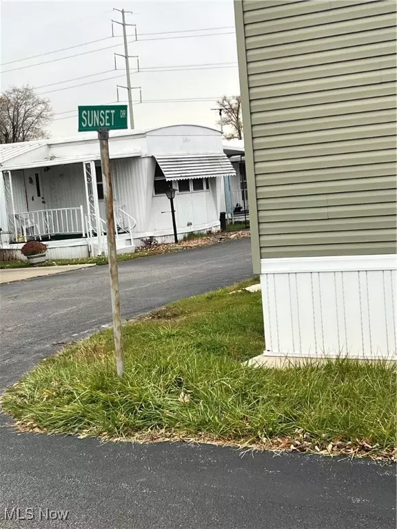 Cleveland, OH 44134,3000 Brookpark RD #S15