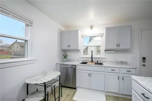 Canton, OH 44710,1227 Ellwood AVE SW