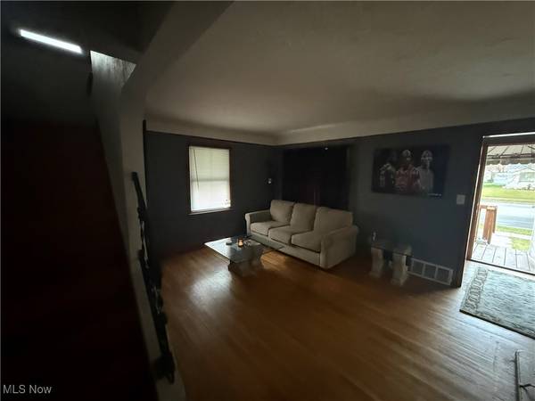 Cleveland, OH 44128,16008 Harvard AVE