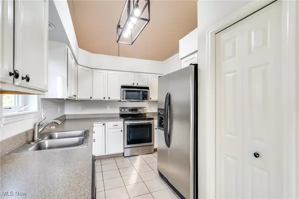 Macedonia, OH 44056,7757 Willow LN