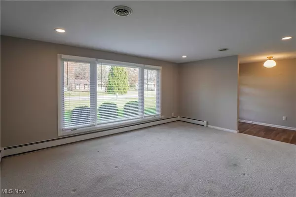 North Canton, OH 44720,5650 Comanche ST NW