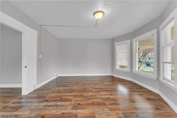 Cleveland, OH 44109,3106 Library AVE #1/DN