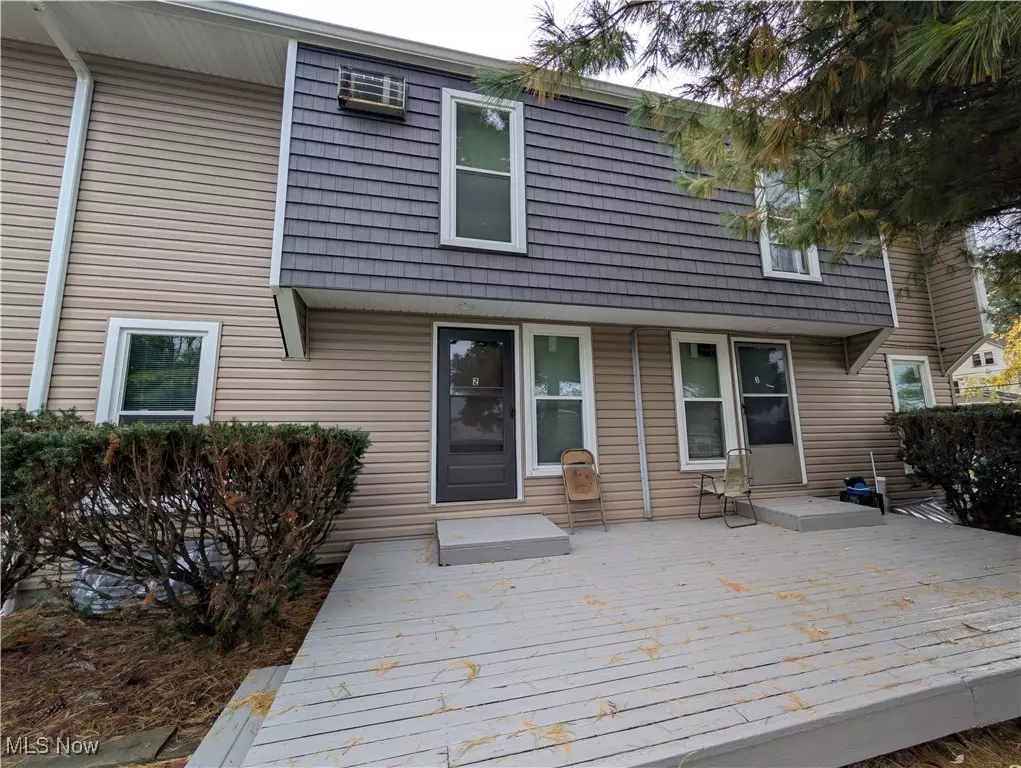 Akron, OH 44310,595 Dayton ST #11