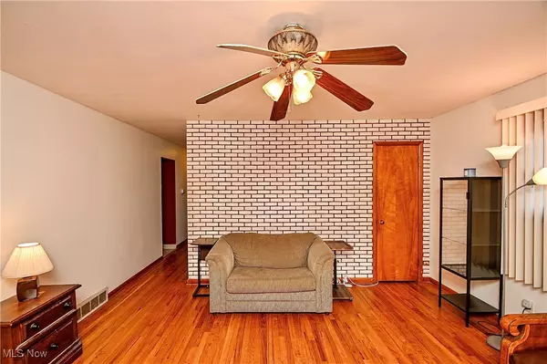 Akron, OH 44314,1199 Iona AVE